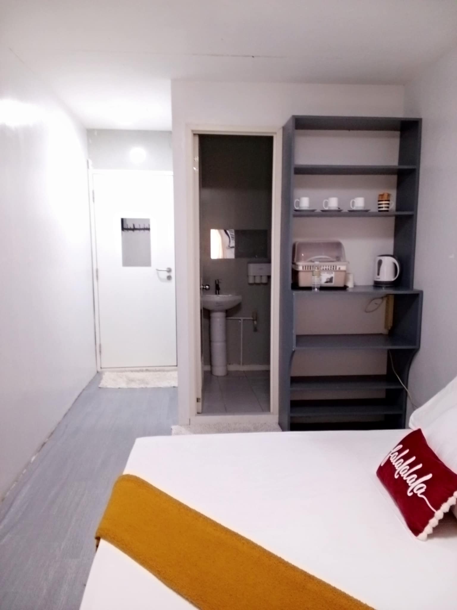 Queen Bed w/ Private CR (Garage Area)